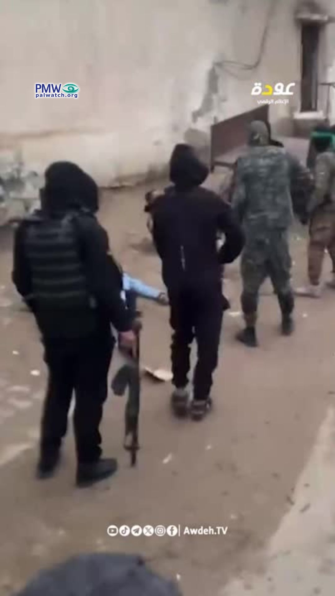 Hamas shoots Palestinians over aid